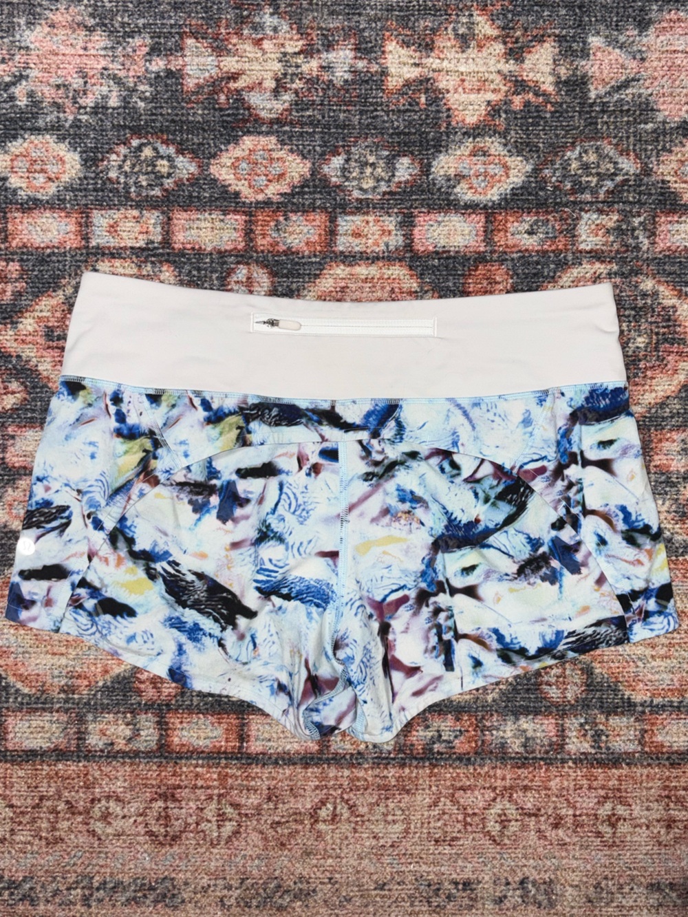 Lululemon Run Times Shorts II 4” inseam Exposure Crystallize multi White size 8 - Picture 10 of 12